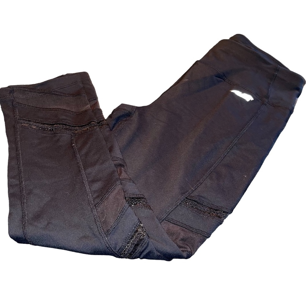 Avia Athletic Women’s Leggings Black with Sheer Cutouts on the legs Size Small